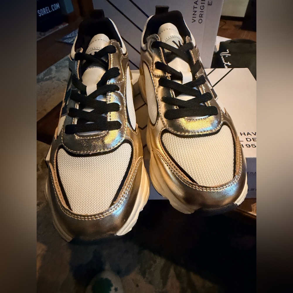 Dash 14 Vintage Havana Metallic Gold and Black Sneakers - Picture 2 of 6